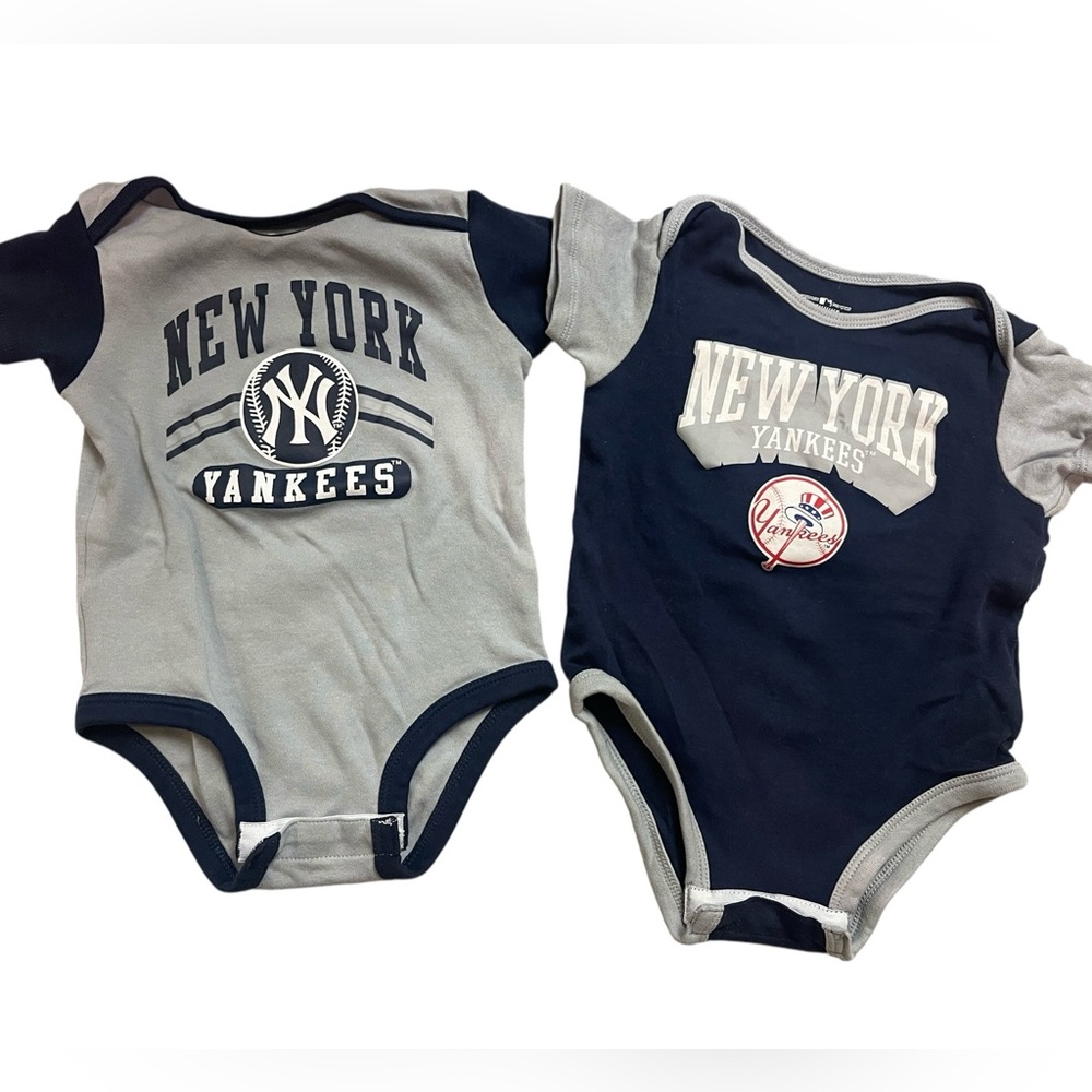 Set of two Yankee onesies 12-18mo